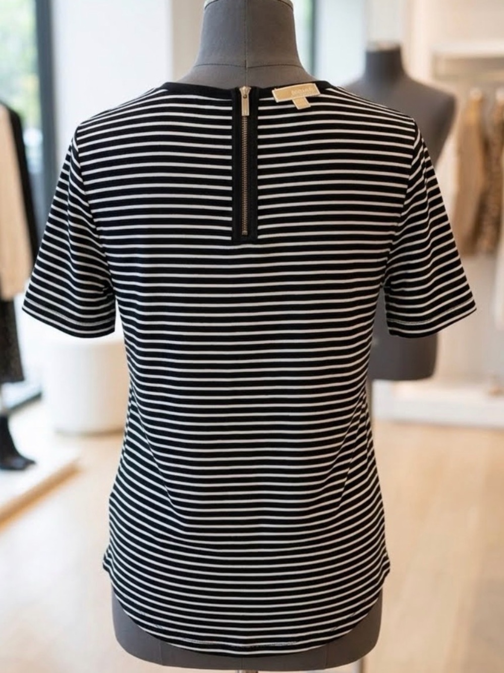 MICHAEL Michael Kors Boxy Black and White Short Sleeve Tee